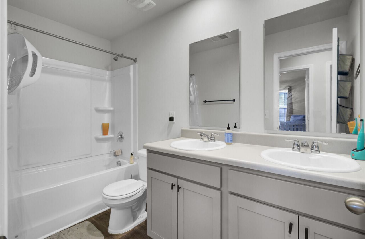 102 Rosefield Court Photo 32