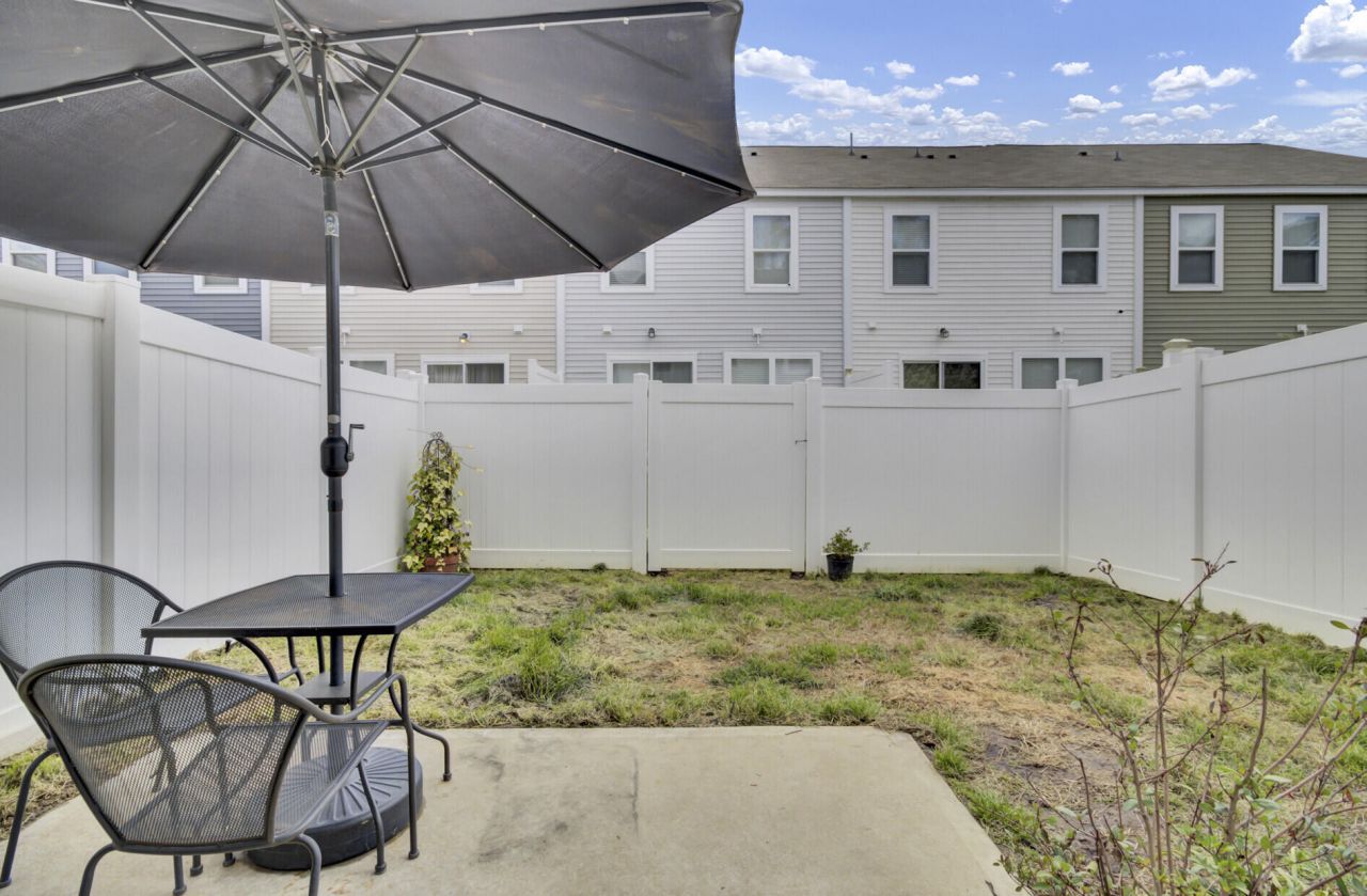 102 Rosefield Court Photo 37