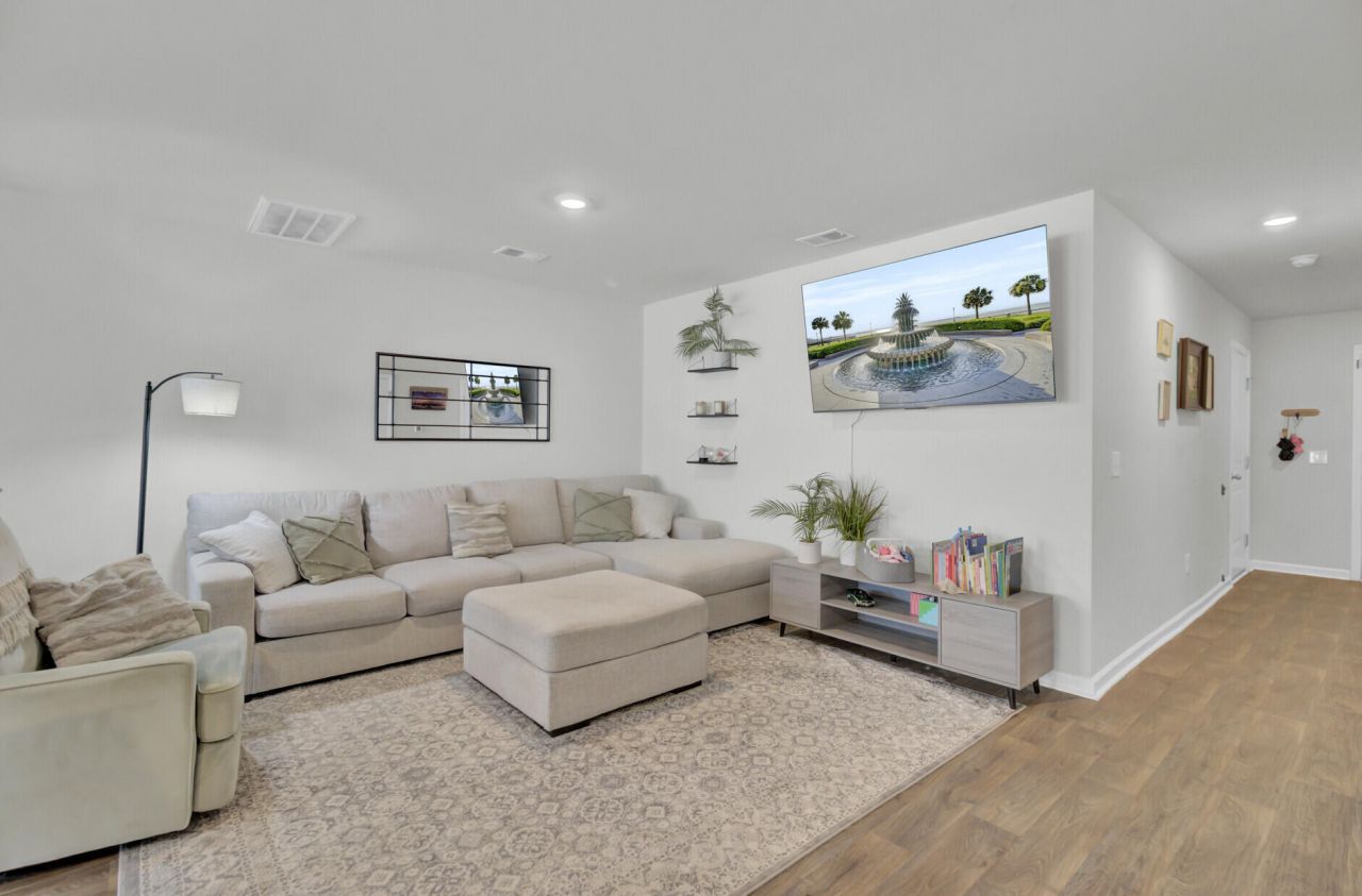 102 Rosefield Court Photo 7