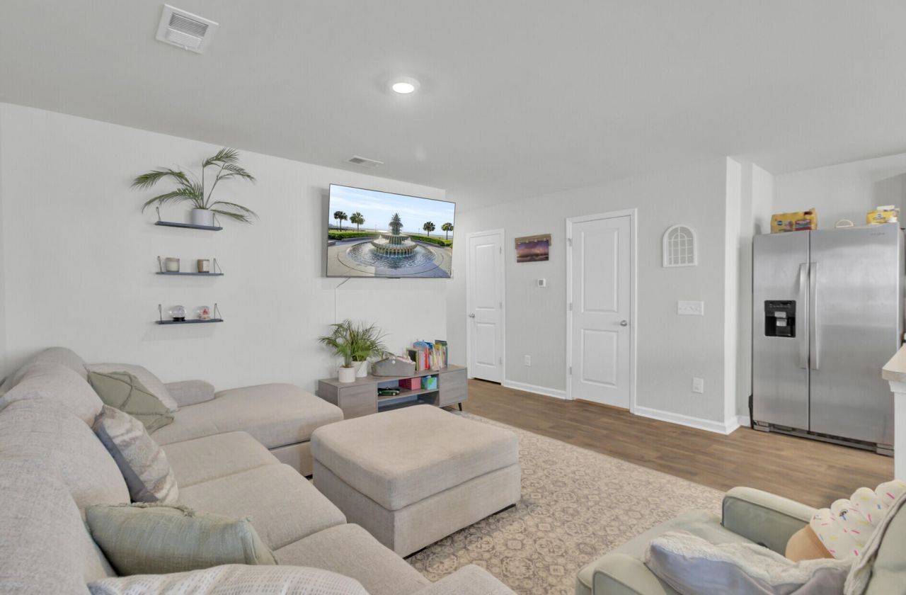 102 Rosefield Court Photo 8