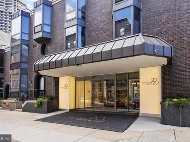 2018 32 WALNUT STREET, Unit 21L, PHILADELPHIA, PA 19103