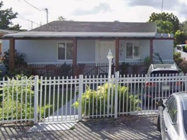 2314 SW 60 Avenue , Miami, FL 33155