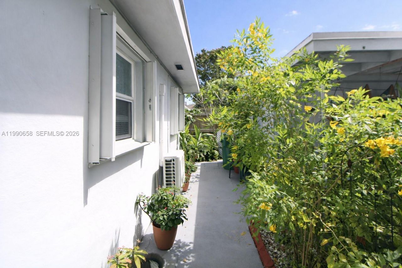 2314 SW 60 Avenue, Miami, FL 33155 Photo