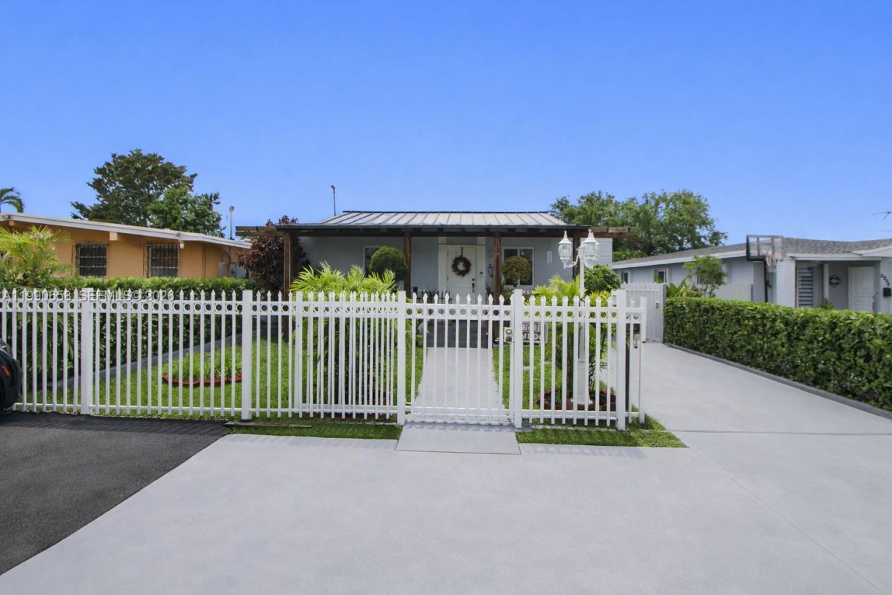 2314 SW 60 Avenue, Miami, FL 33155 Photo