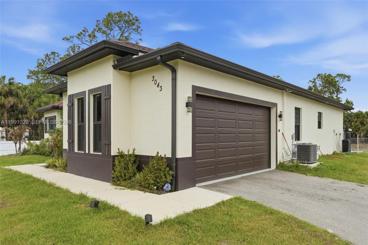 3043 18 , Naples, FL 34120 Photo