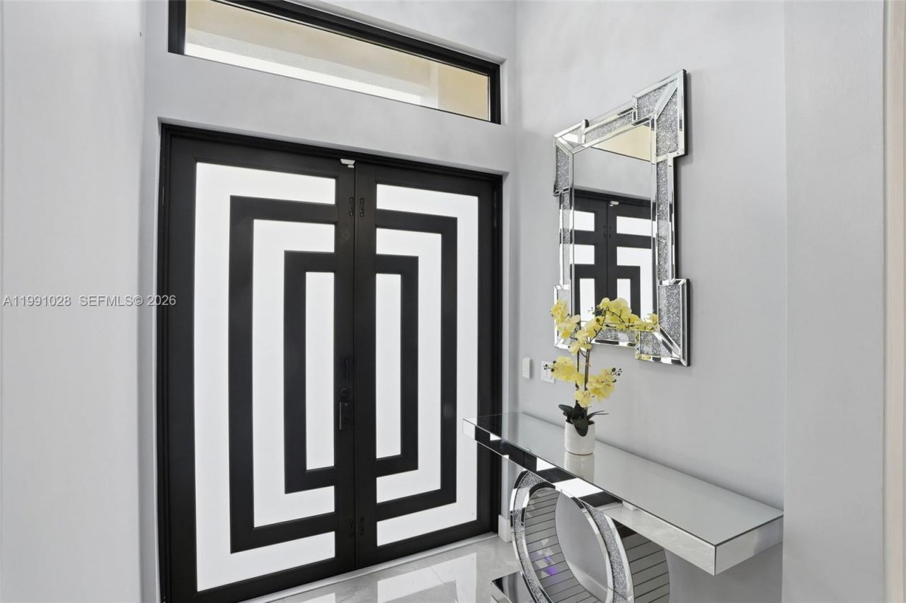 3043 18 , Naples, FL 34120 Photo