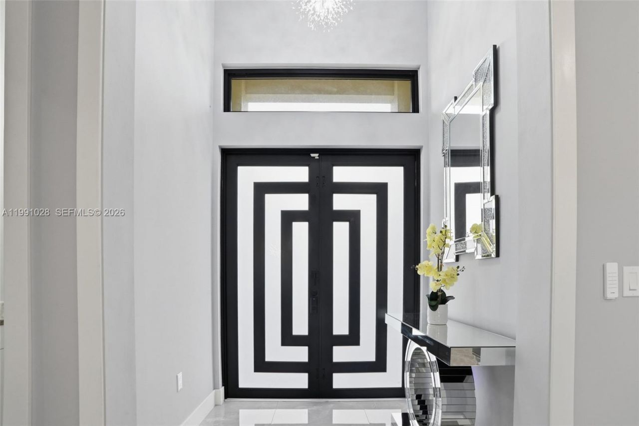 3043 18 , Naples, FL 34120 Photo