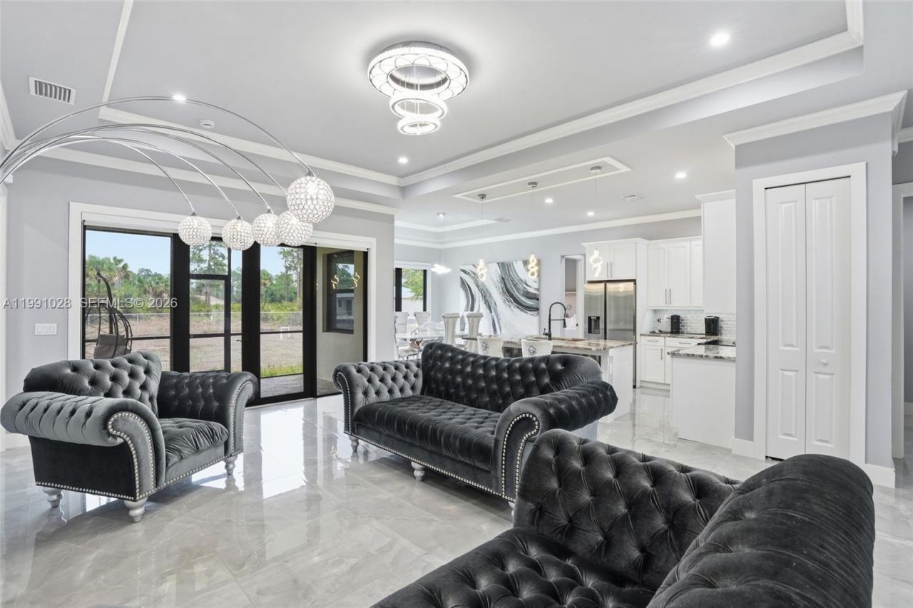 3043 18 , Naples, FL 34120 Photo