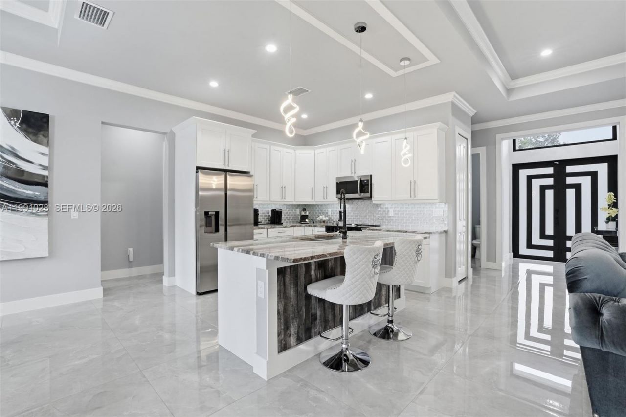 3043 18 , Naples, FL 34120 Photo