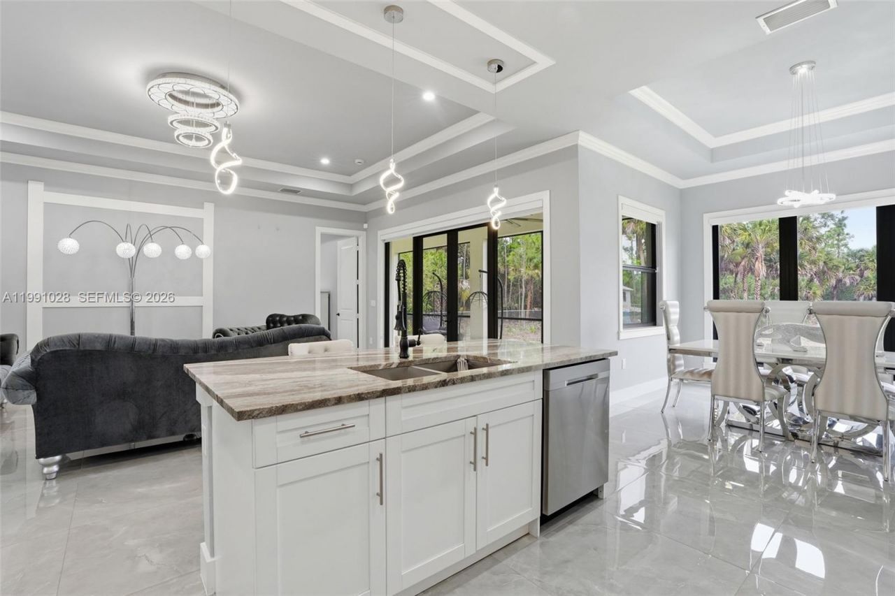 3043 18 , Naples, FL 34120 Photo