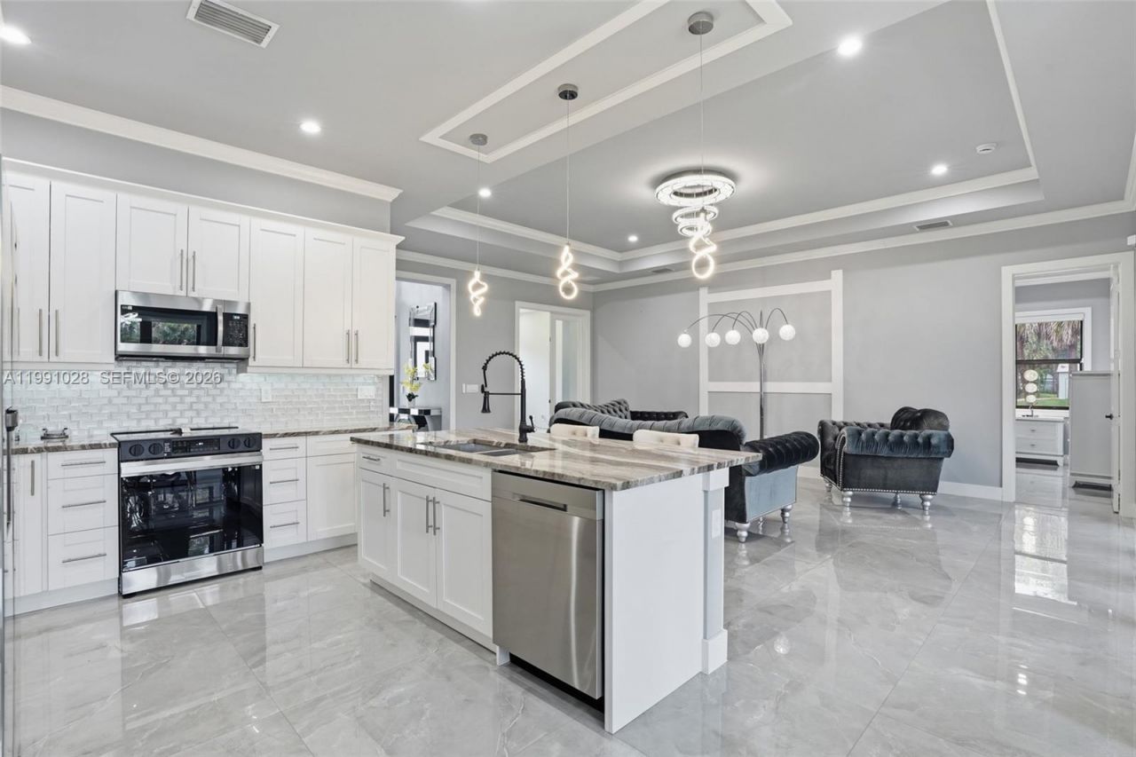 3043 18 , Naples, FL 34120 Photo