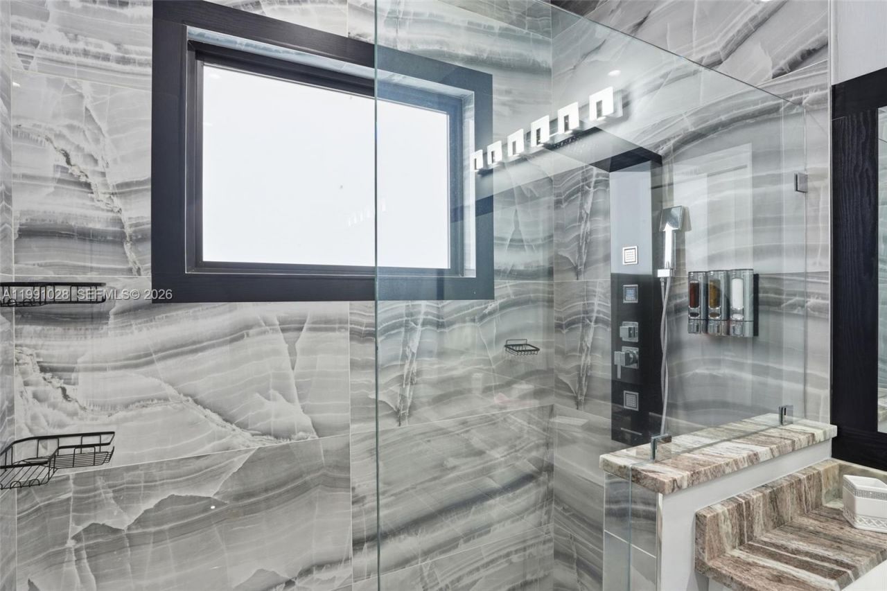 3043 18 , Naples, FL 34120 Photo