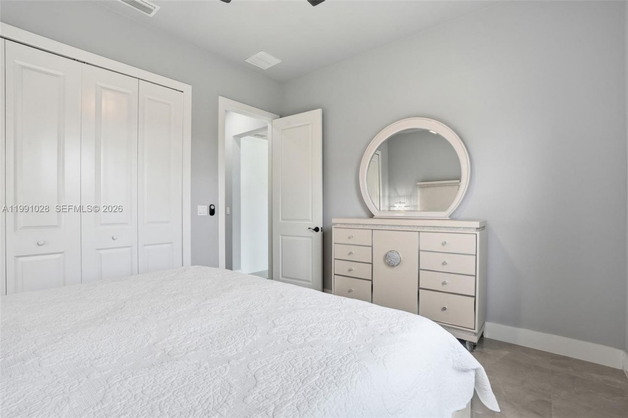 3043 18 , Naples, FL 34120 Photo