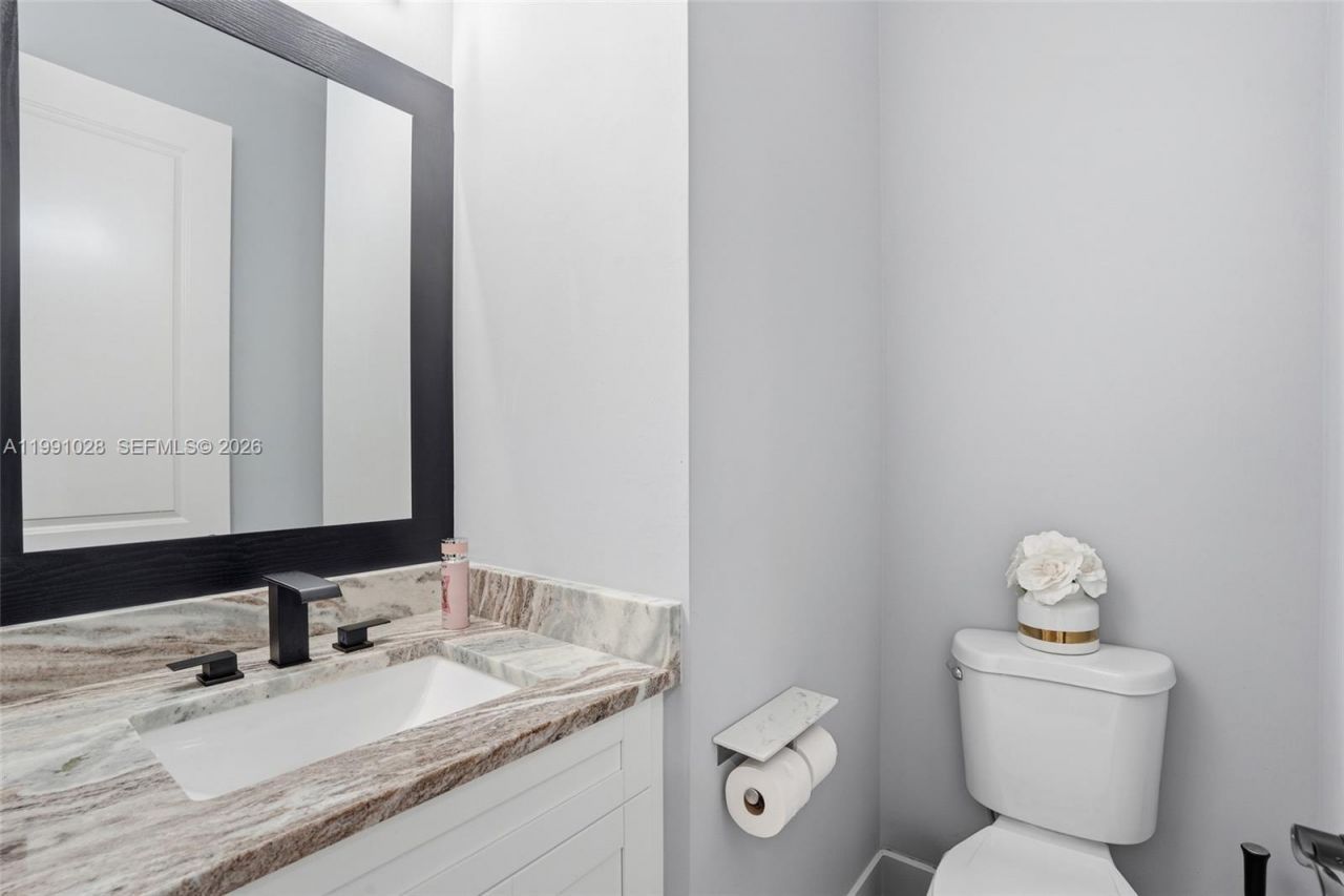 3043 18 , Naples, FL 34120 Photo