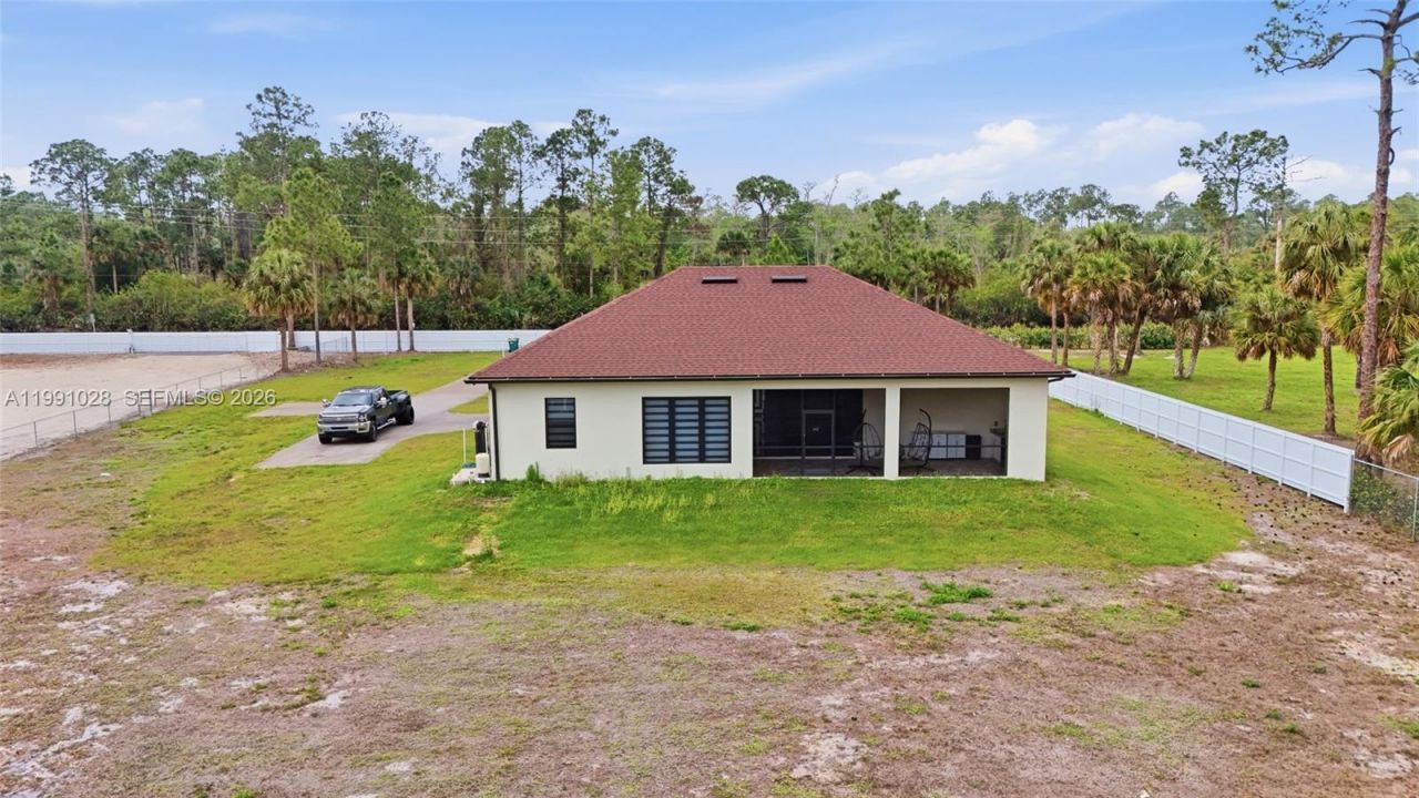 3043 18 , Naples, FL 34120 Photo