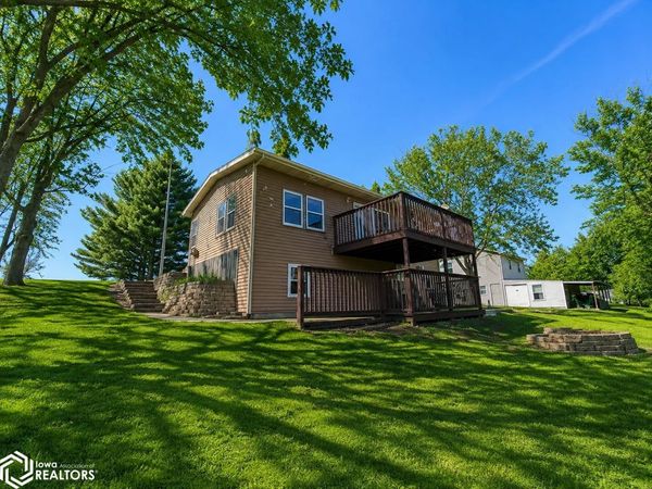 1279 Holiday Lane, Brooklyn, IA 52211
