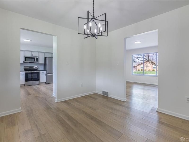 435 Blackstone Drive, Washington Township, OH 45459 Photo 11