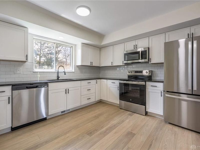 435 Blackstone Drive, Washington Township, OH 45459 Photo 14