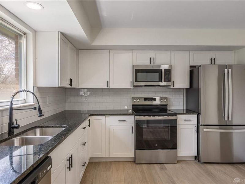 435 Blackstone Drive, Washington Township, OH 45459 Photo 17