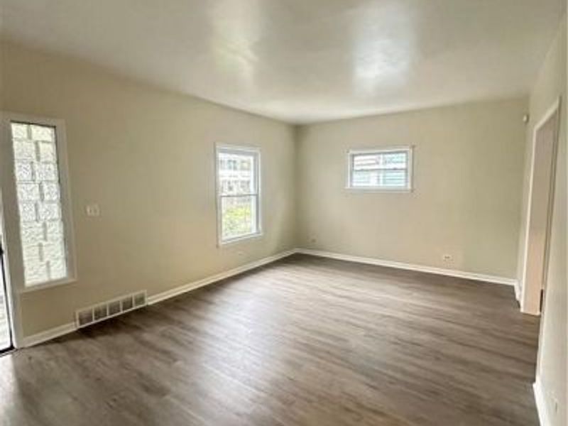 1753 Alcoy Road, Cleveland, OH 44112 Photo 10