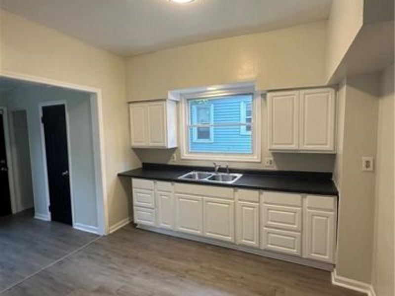 1753 Alcoy Road, Cleveland, OH 44112 Photo 11