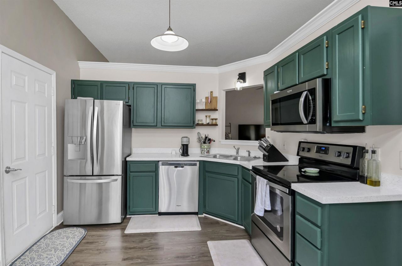 1 Cambridge Oaks Court  Photo 14