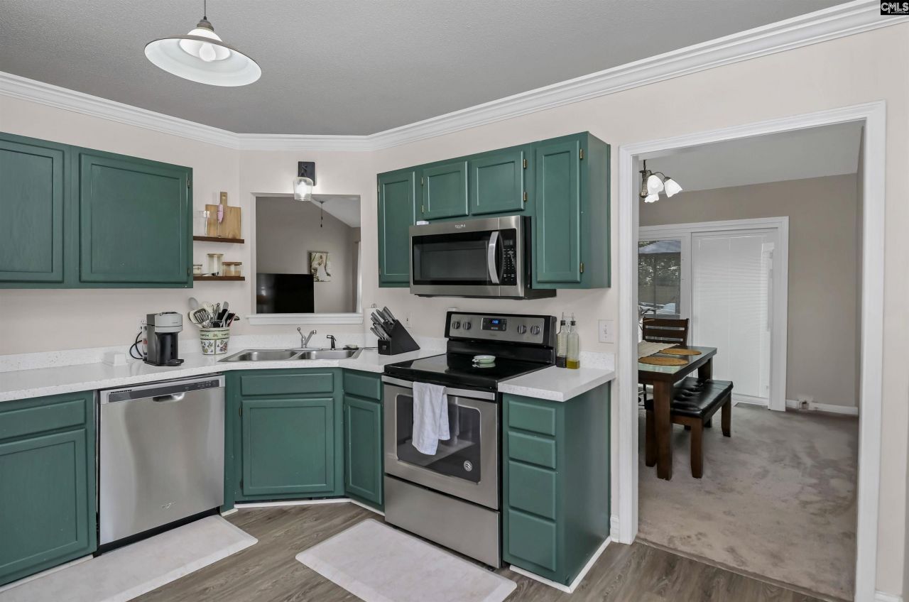 1 Cambridge Oaks Court  Photo 15