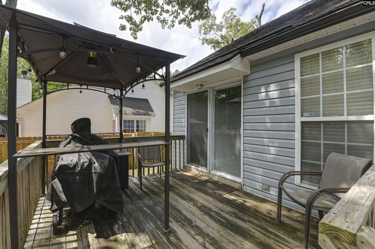 1 Cambridge Oaks Court  Photo 32