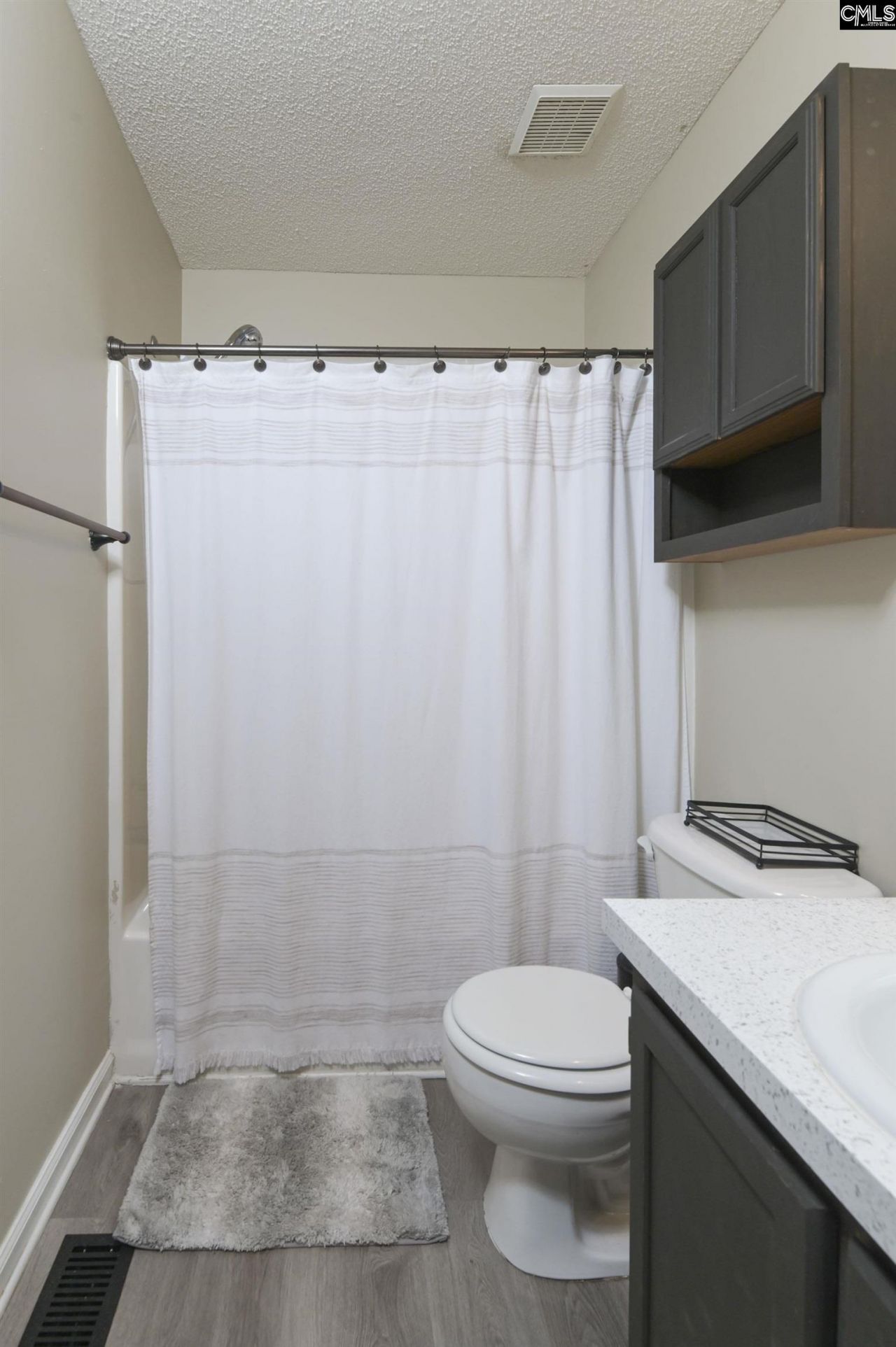 1 Cambridge Oaks Court  Photo 37