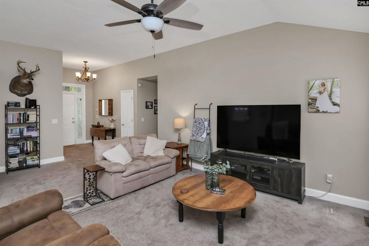 1 Cambridge Oaks Court  Photo 9