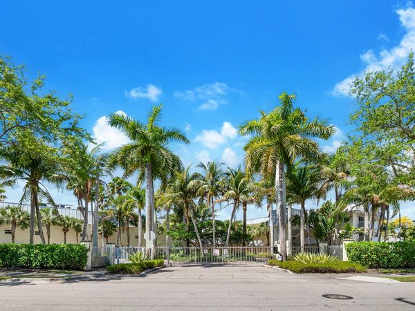 8950 SW 69th Court, Unit 311, Pinecrest, FL 33156