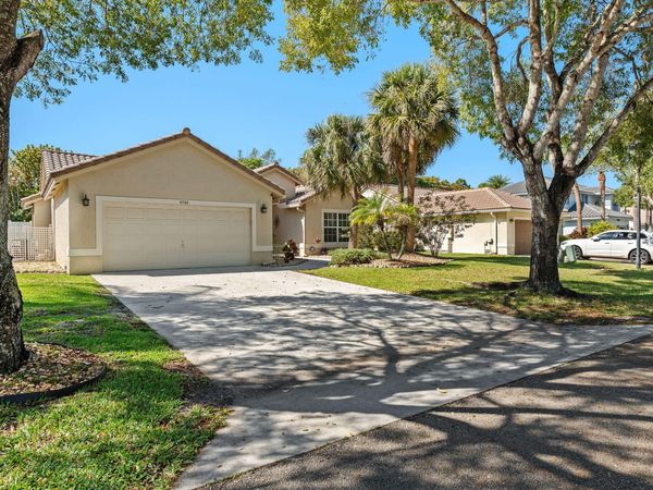 4740 NW 75th Street NW, Coconut Creek, FL 33073