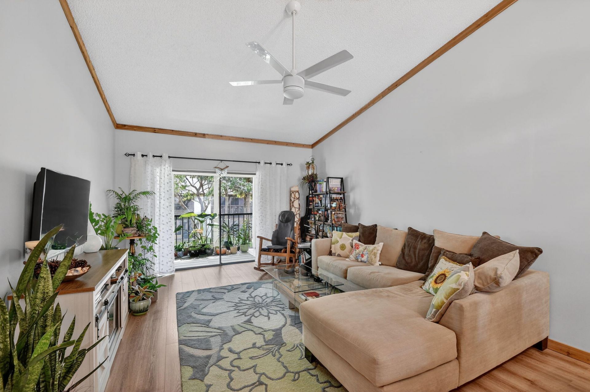 7855 Willow Spring Drive, Unit 725, Lake Worth, FL 33467 Photo