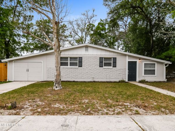 7227 STONEHURST Road N, Jacksonville, FL 32277