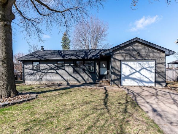 6420 N Ripley Street, Davenport, IA 52806