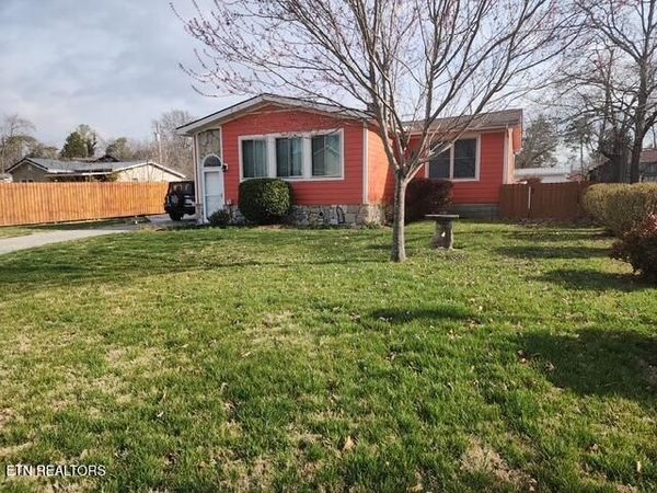 431 Powell Valley Marine Rd, LaFollette, TN 37766