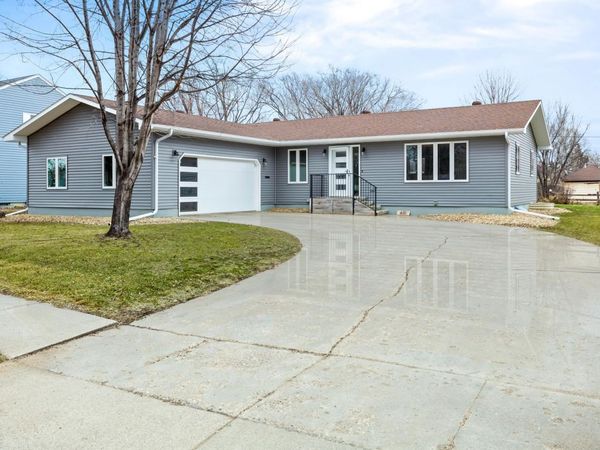 610 4th Street N, Wahpeton, ND 58075