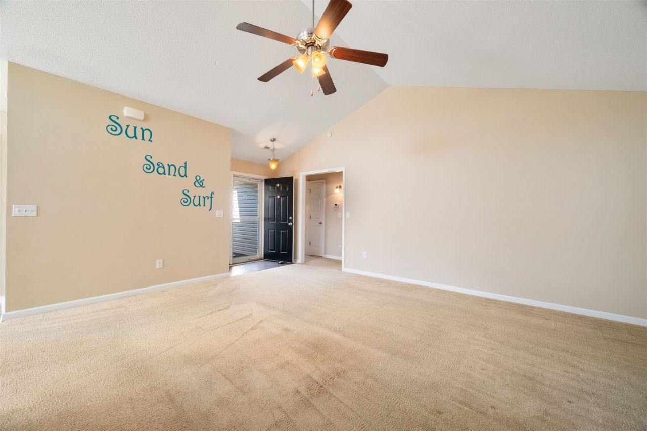 568 Cottage Oaks Circle Photo 12