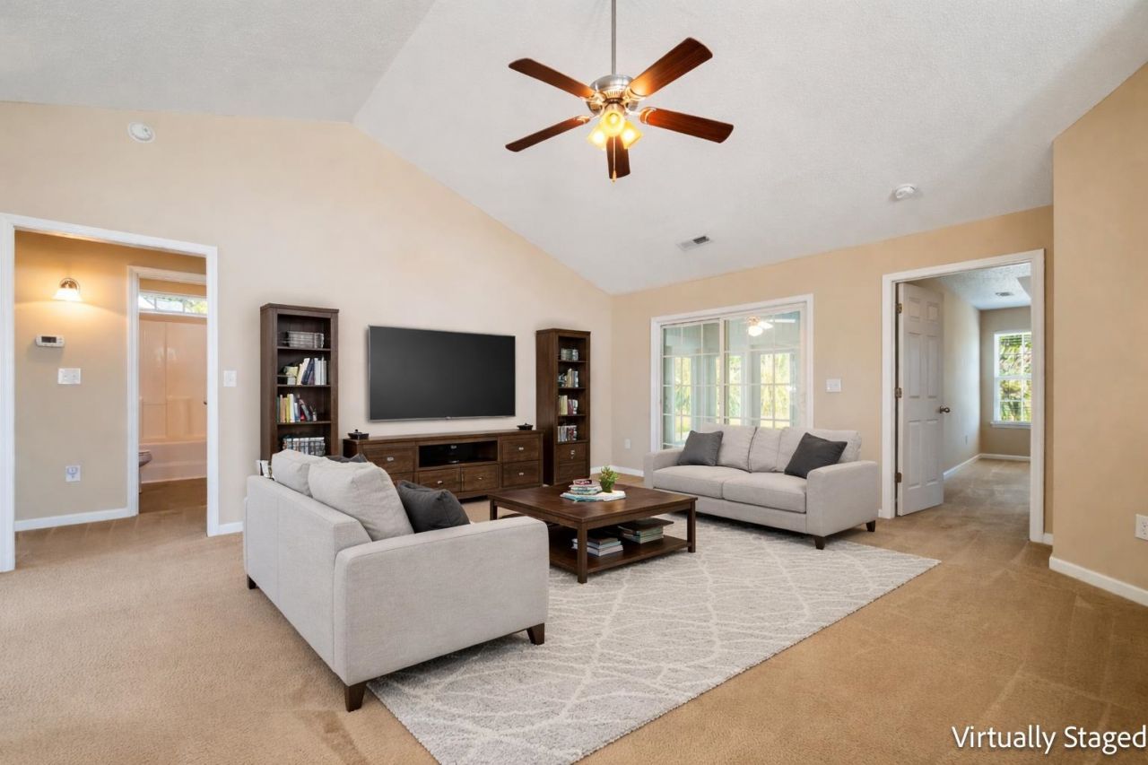 568 Cottage Oaks Circle Photo 2