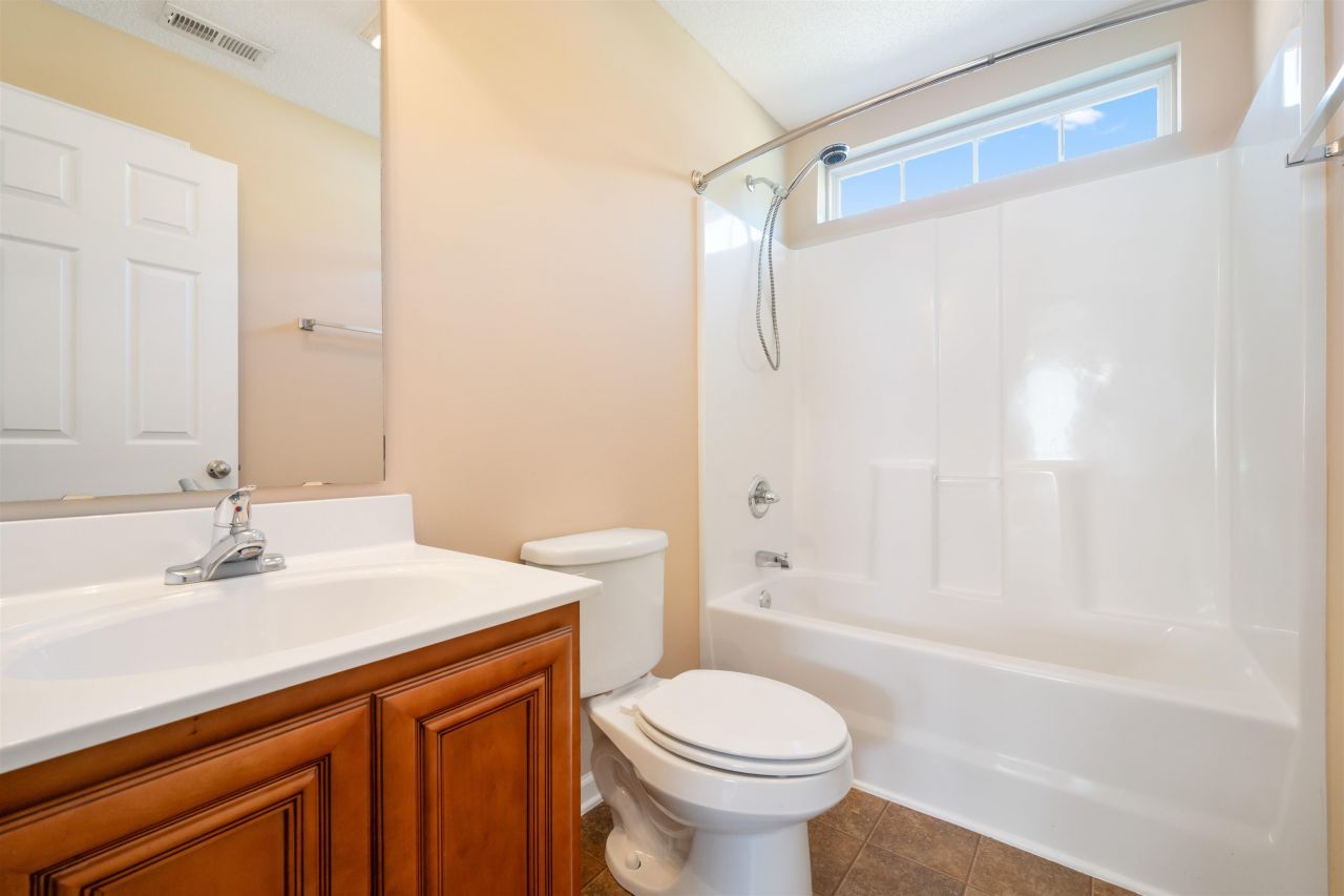 568 Cottage Oaks Circle Photo 23