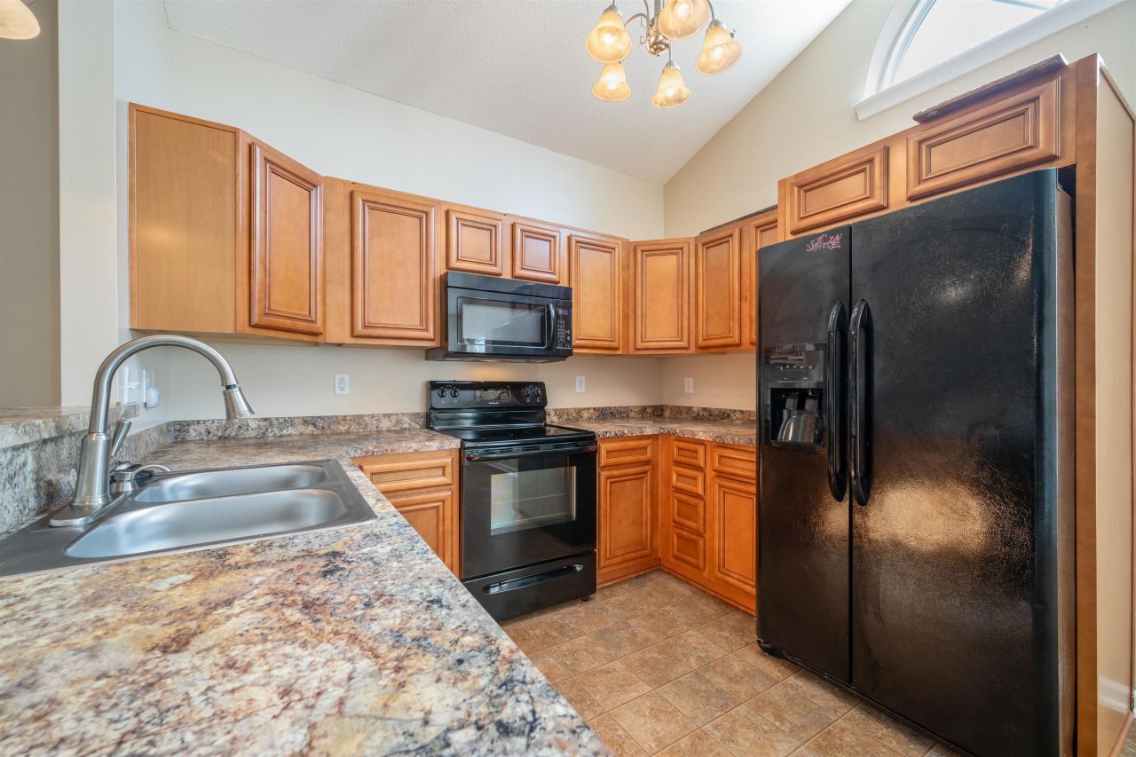 568 Cottage Oaks Circle Photo 4