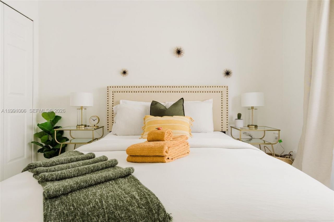 8765 NW 22nd Place , Miami, FL 33147 Photo