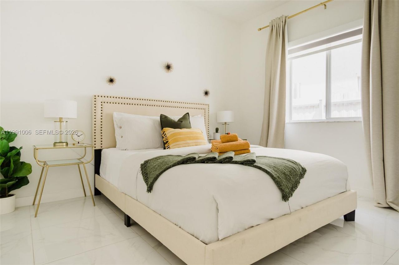 8765 NW 22nd Place , Miami, FL 33147 Photo