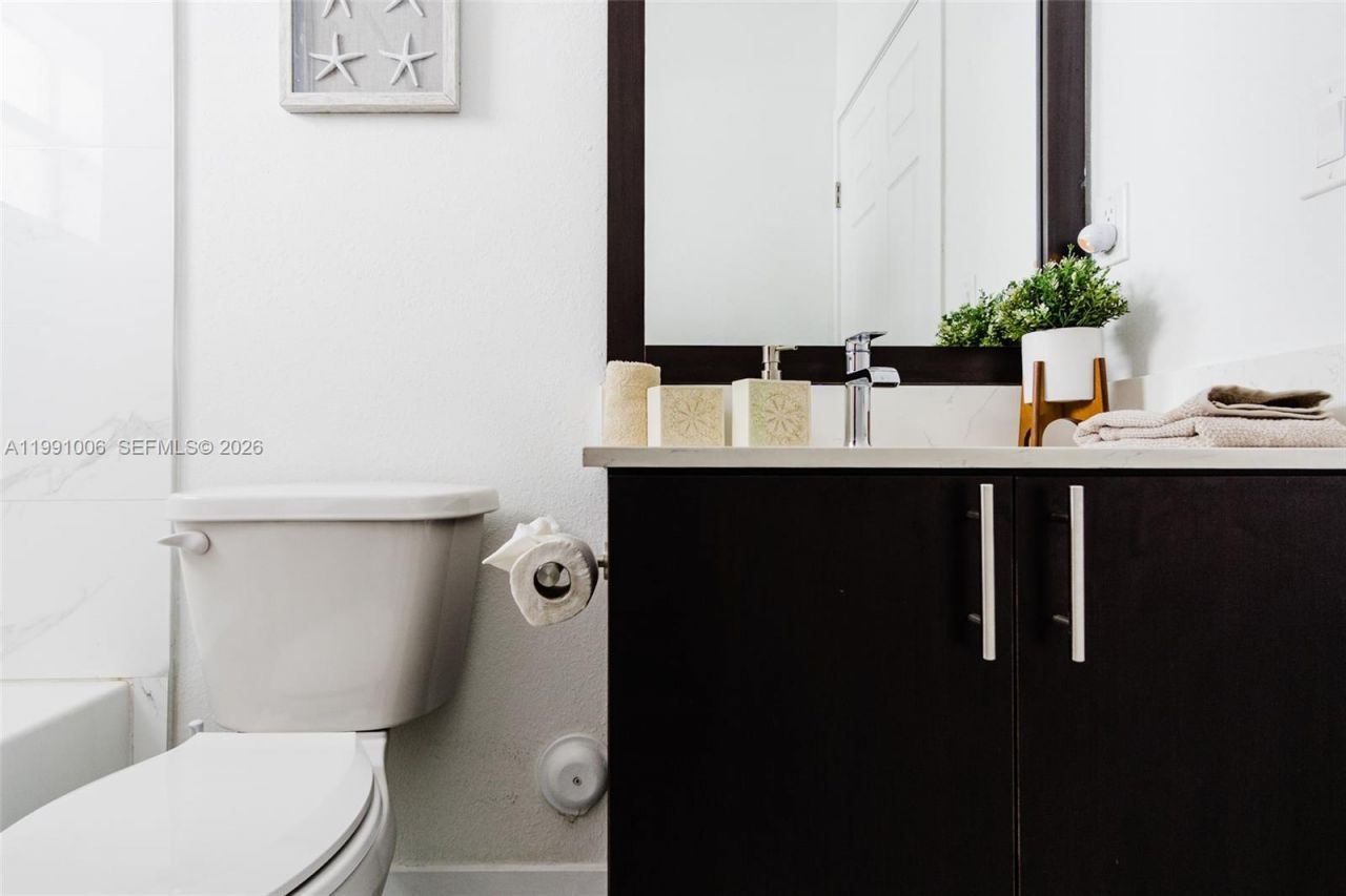 8765 NW 22nd Place , Miami, FL 33147 Photo