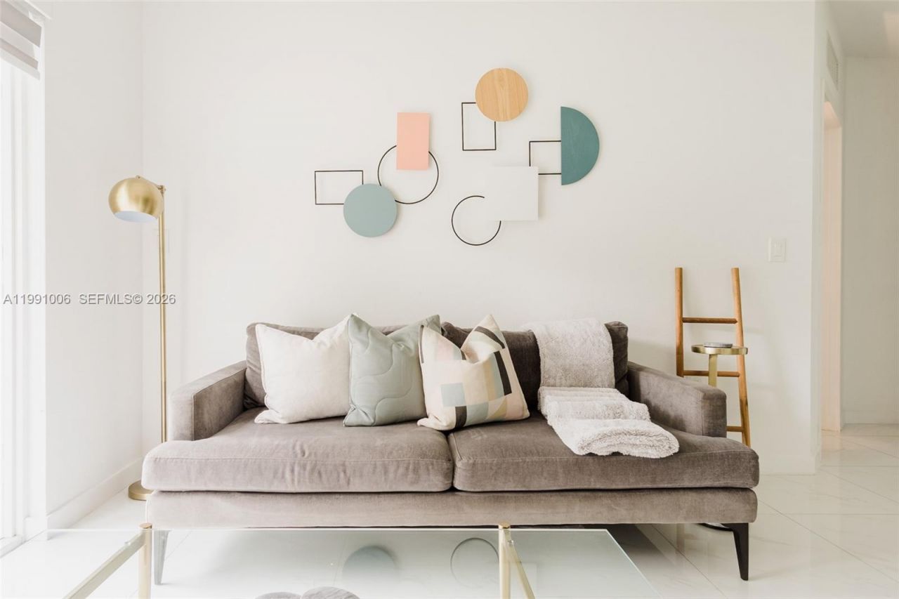 8765 NW 22nd Place , Miami, FL 33147 Photo