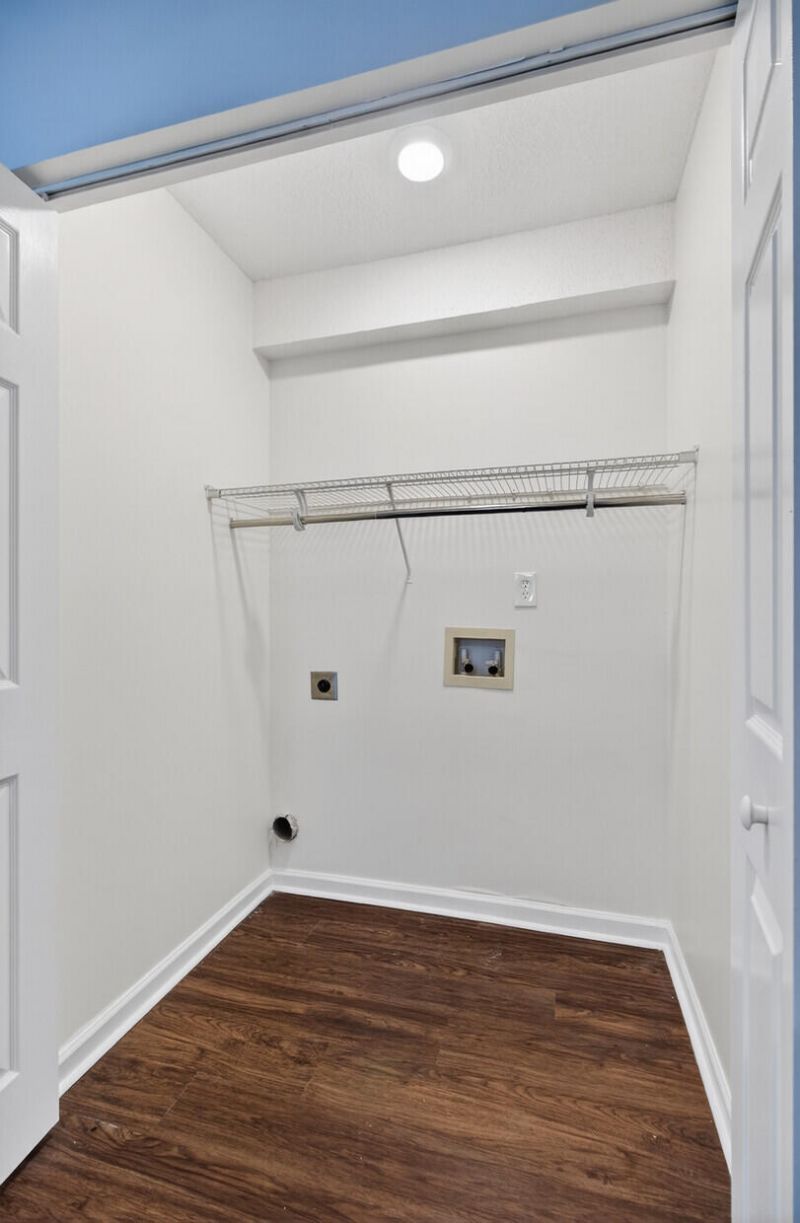 119 Macallan Court Photo 13