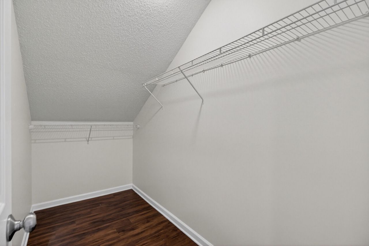 119 Macallan Court Photo 23