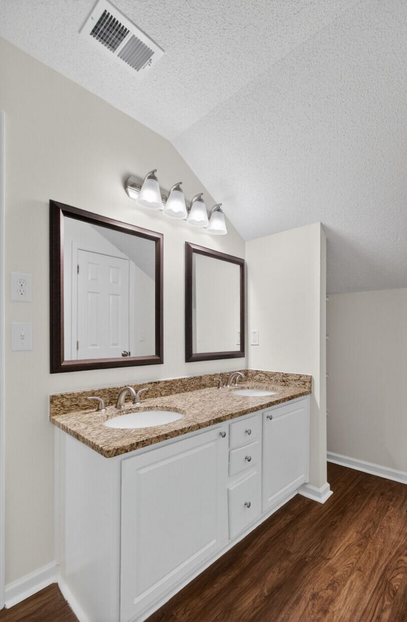 119 Macallan Court Photo 29