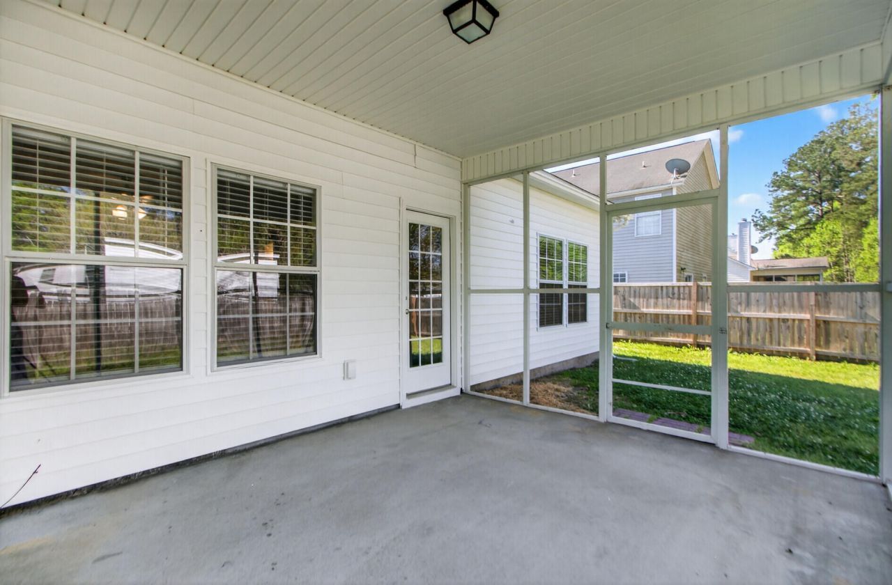 119 Macallan Court Photo 31