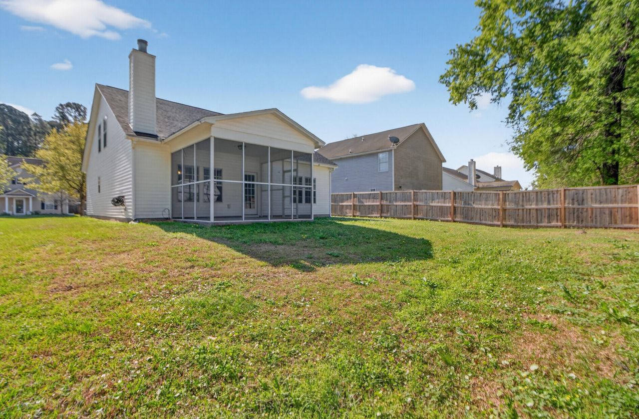 119 Macallan Court Photo 33